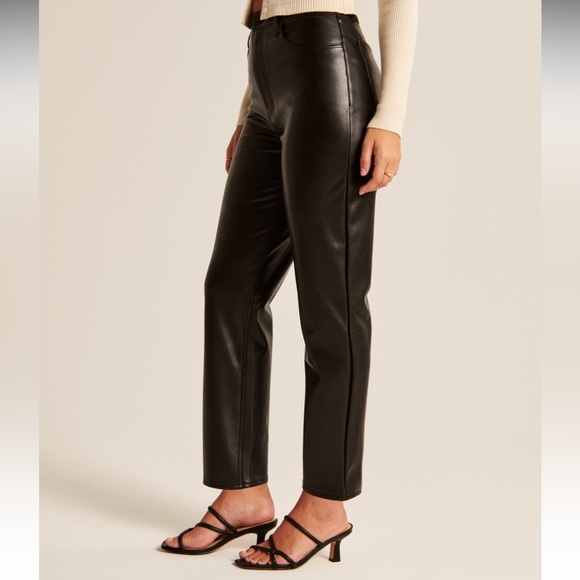 Abercrombie&Fitch Curve love, vegan leather ankle straight Pant. Size: 12 short. - Picture 3 of 9